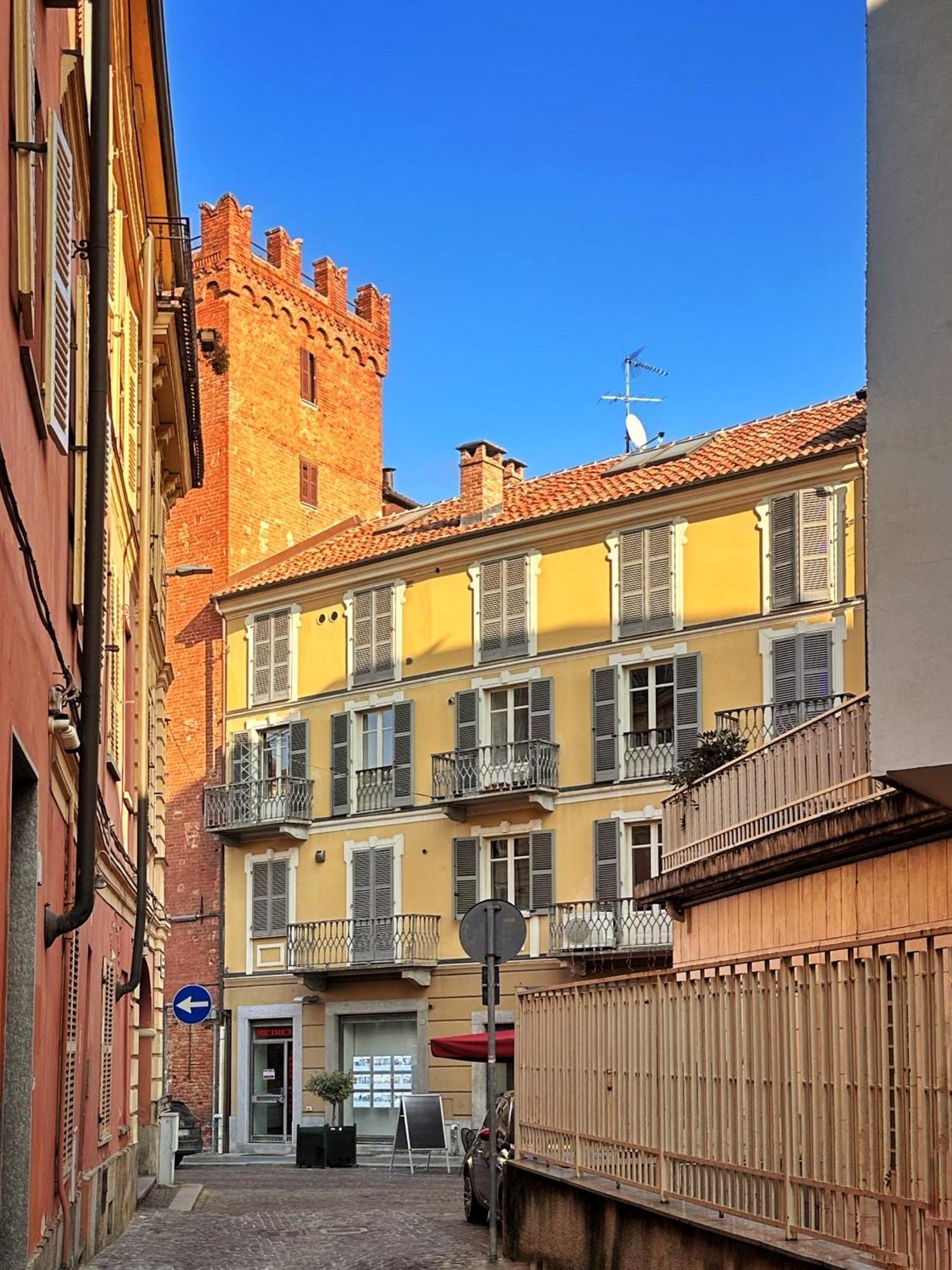 Il Bumbunin Esclusivo Monolocale Nel Cuore Di Asti Extérieur photo